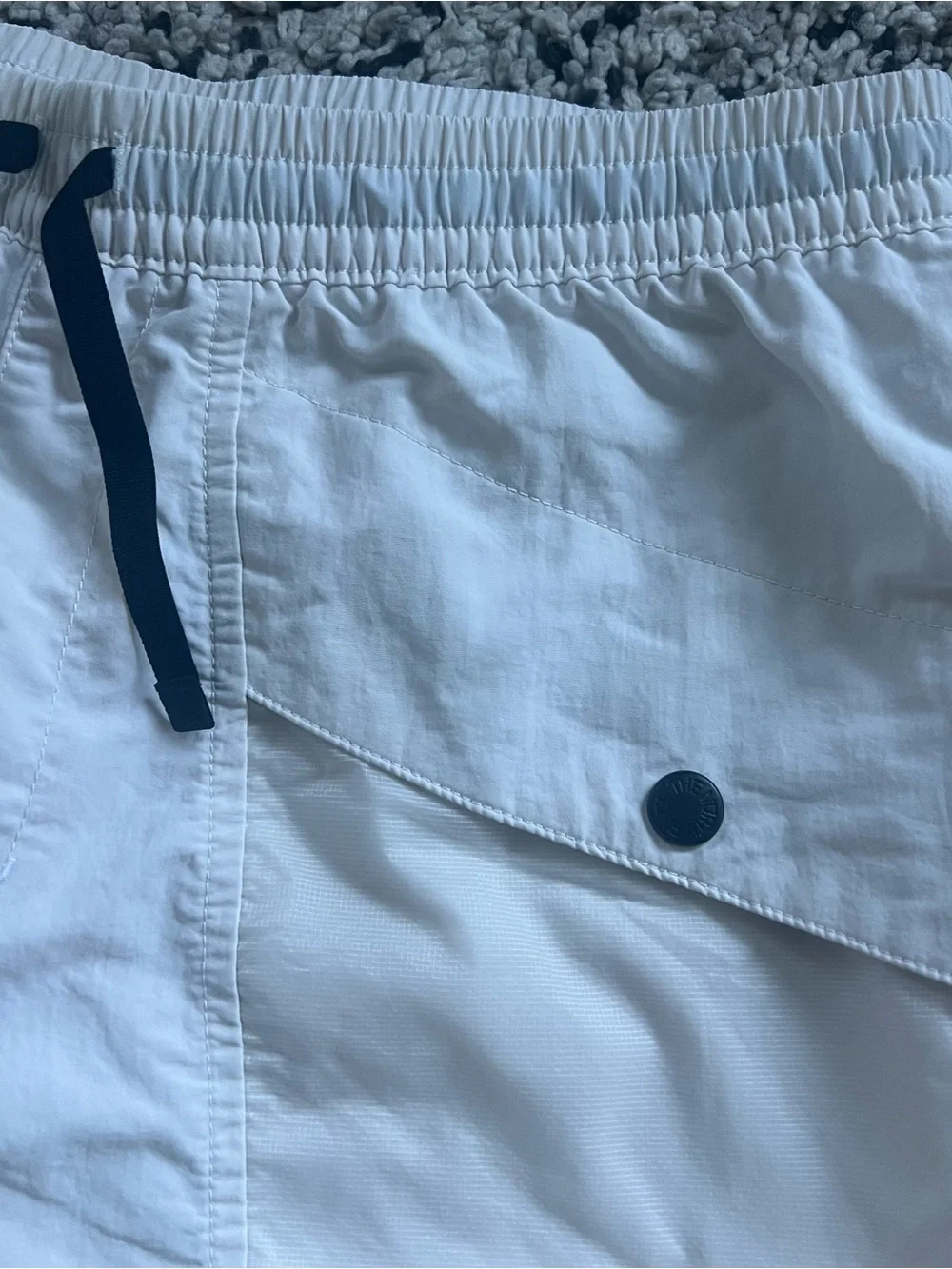 The North Face TNF Outline Shorts Gardenia White Pride Flag Logo Men’s Small